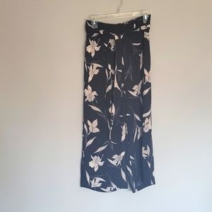 A New Day Cala Lily Black White Wide Legged Cropped pants Small